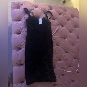 Guess black velvet midi bodycon sweetheart dress